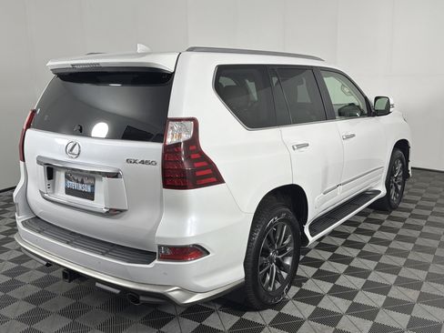 Used 2019 Lexus GX 460 Luxury w/ Sport Design Package AWD/4WD image 30