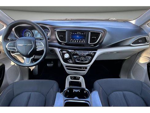 Certified 2019 Chrysler Pacifica Touring Plus FWD image 10