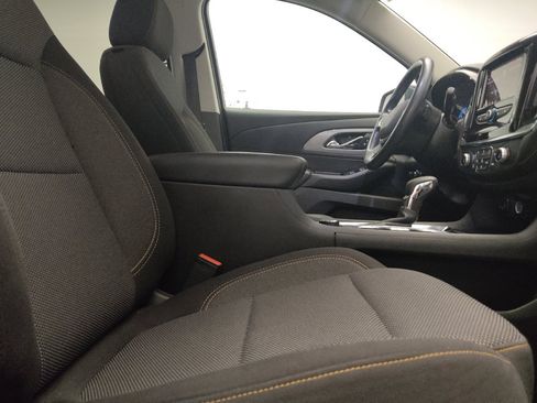 Used 2021 Chevrolet Traverse LT w/ LPO, Cargo Package FWD image 19