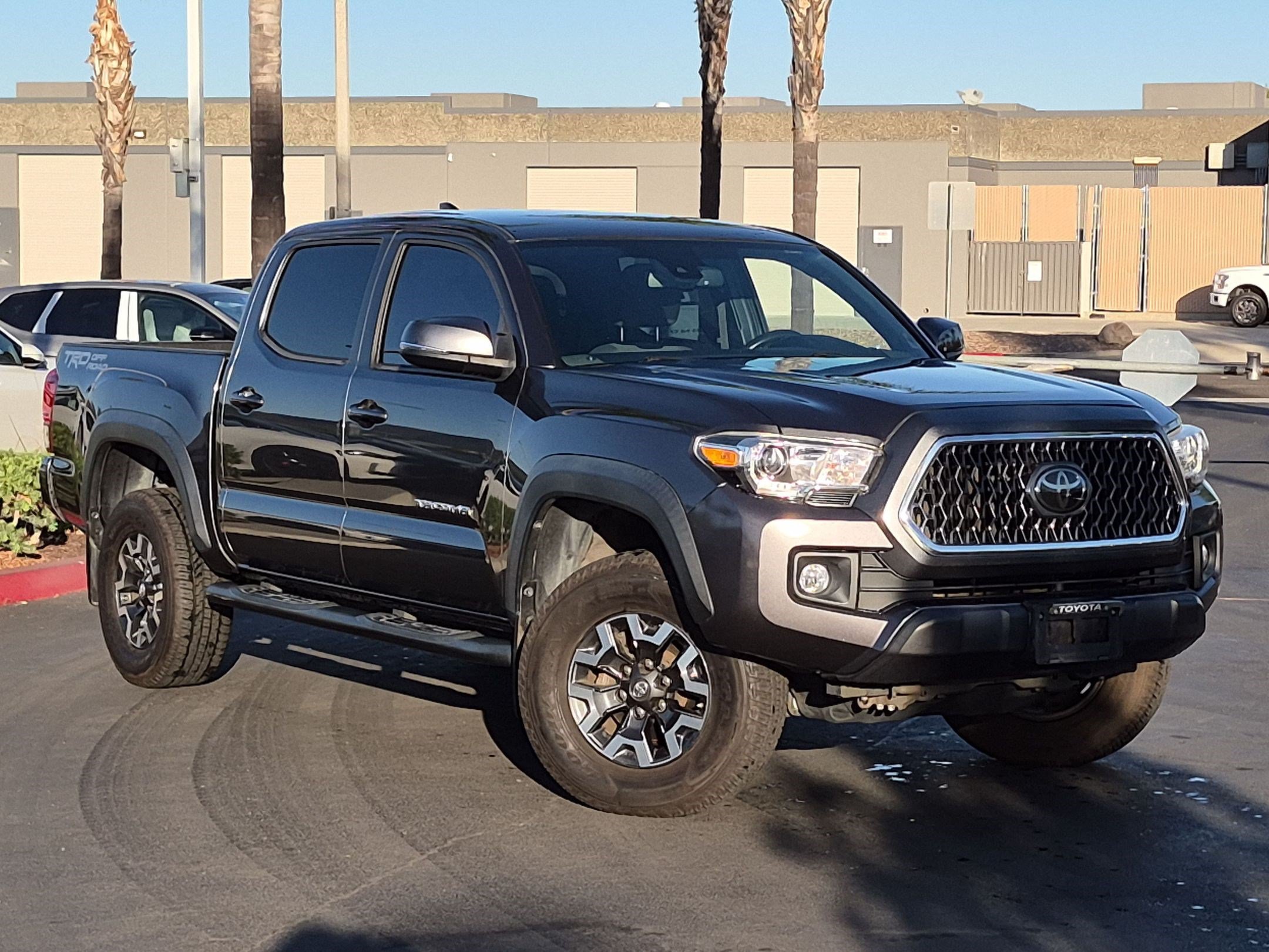 Used 2018 Toyota Tacoma TRD Off-Road w/ Technology Package RWD image 2