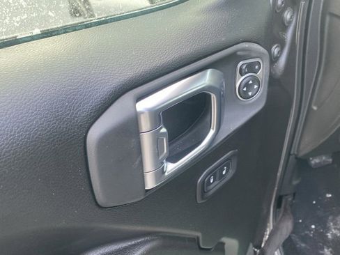 New 2026 Jeep Gladiator Mojave image 13