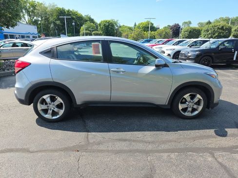 Used 2017 Honda HR-V LX image 8