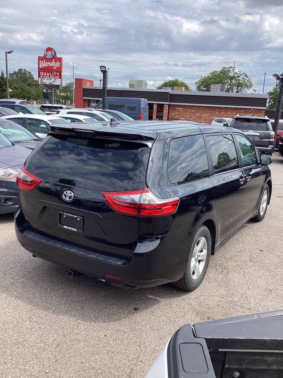Used 2020 Toyota Sienna L FWD image 8