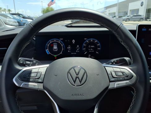 Certified 2025 Volkswagen Tiguan S FWD image 25