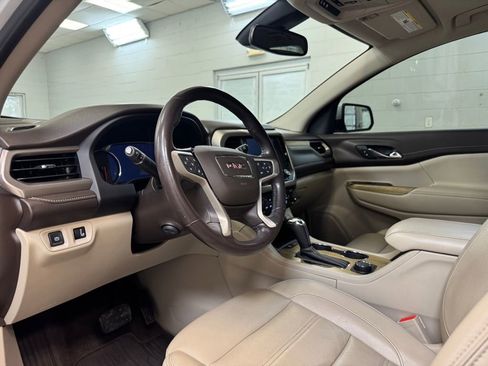 Used 2019 GMC Acadia Denali w/ Technology Package AWD/4WD image 14