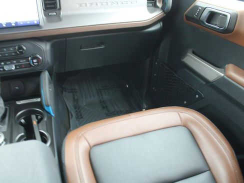 Used 2023 Ford Bronco Outer Banks image 17
