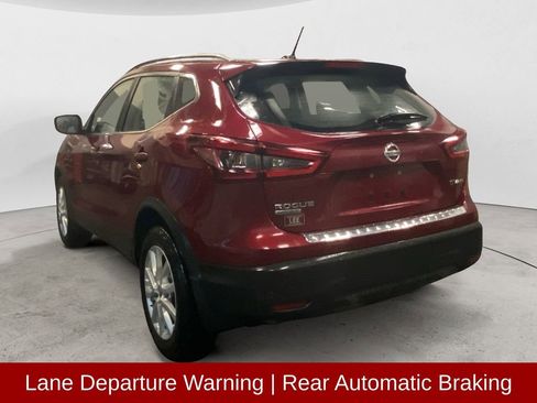 Used 2021 Nissan Rogue Sport SV image 3