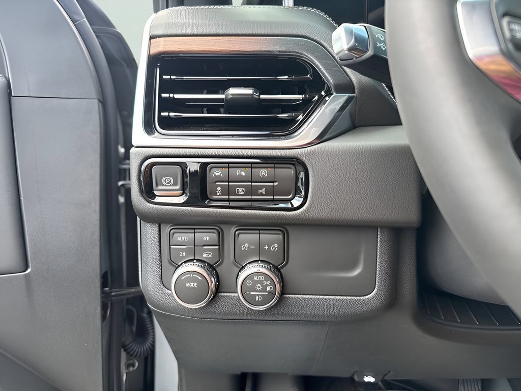 New 2026 GMC Yukon Denali w/ Sun & Power Step Package AWD/4WD image 18