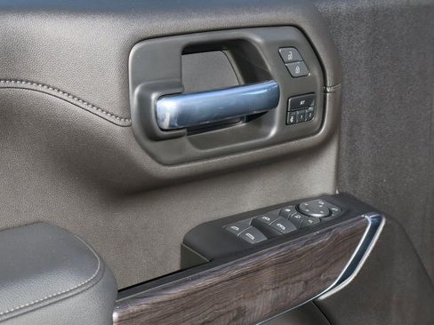 Used 2023 Chevrolet Silverado 2500 LTZ w/ LTZ Premium Package image 21