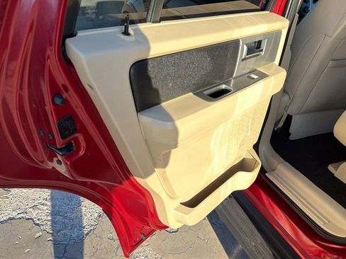 Used 2017 Ford Expedition XLT image 16