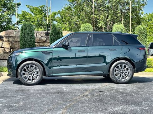 Used 2026 Land Rover Range Rover Sport Dynamic SE AWD/4WD image 2