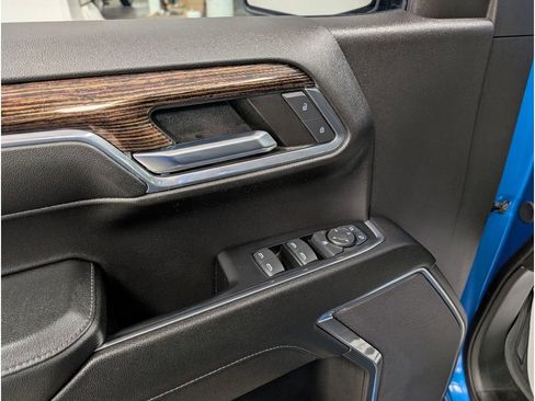 Used 2024 GMC Sierra 1500 Elevation w/ LPO, Elevation Black Package image 8