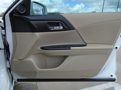 Used 2013 Honda Accord EX image 31