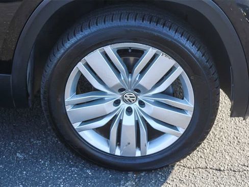 Used 2018 Volkswagen Atlas SEL Premium image 12