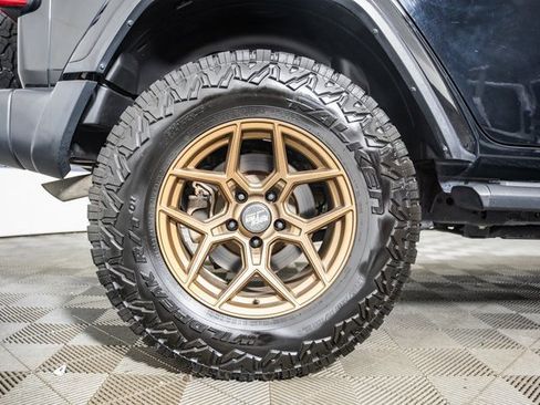 Used 2020 Jeep Wrangler Unlimited Sahara image 22