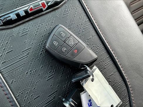 Used 2024 GMC Sierra 2500 AT4X image 13