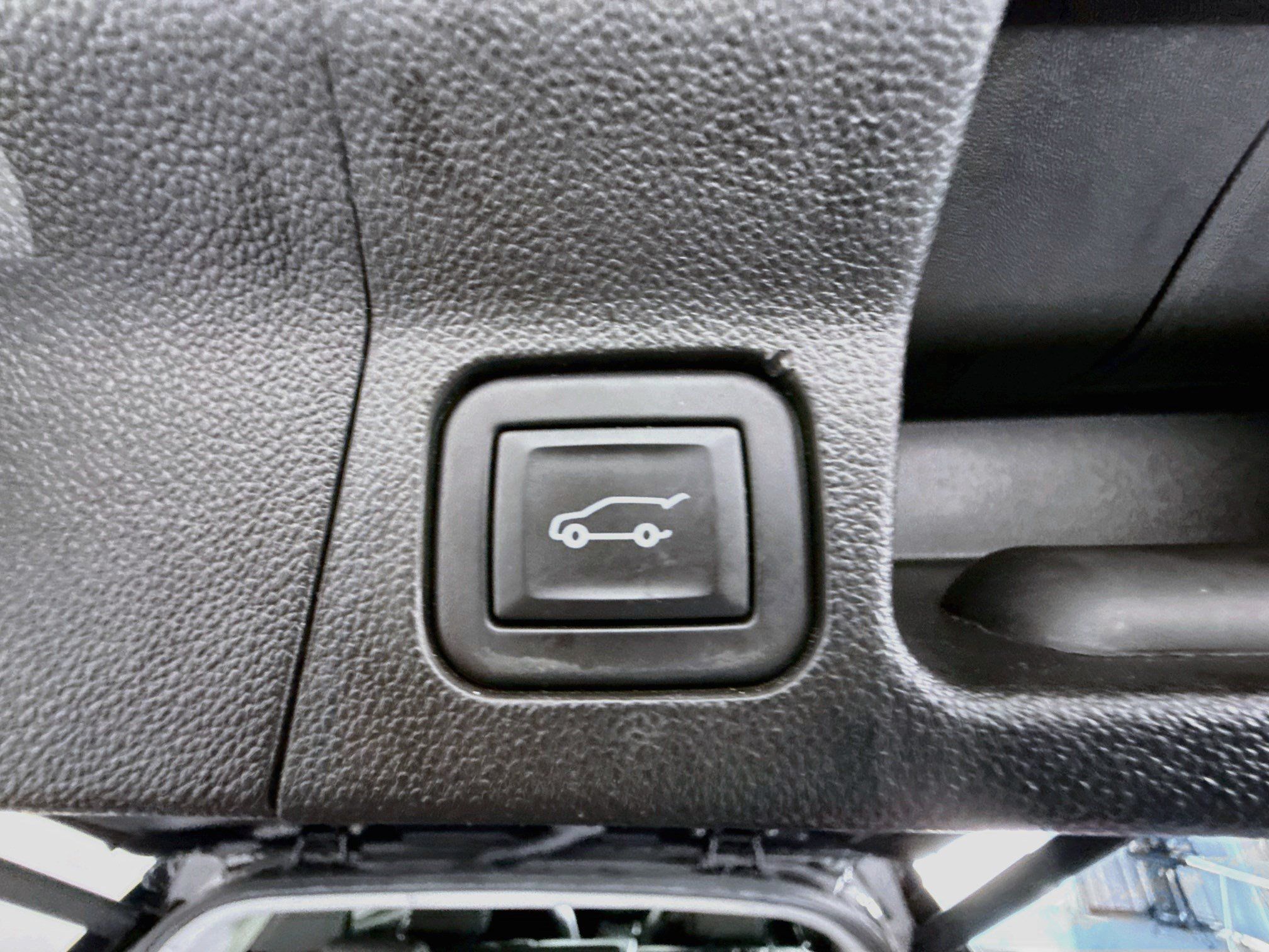 Used 2023 GMC Acadia SLT FWD image 44