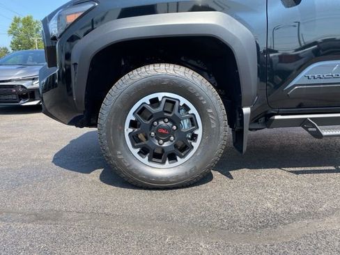 New 2025 Toyota Tacoma TRD Off-Road AWD/4WD image 16