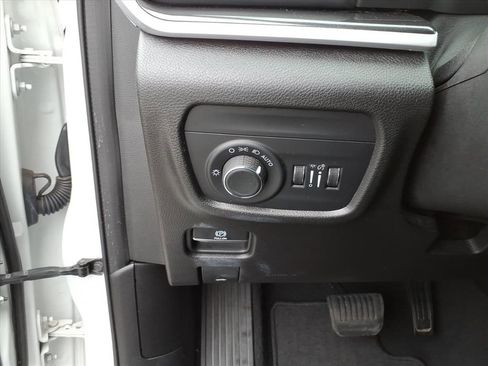 Used 2023 Jeep Grand Cherokee Altitude image 17