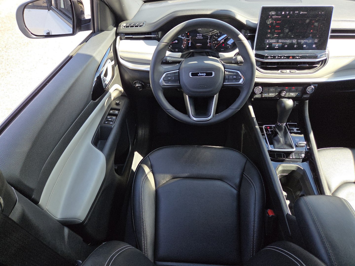 Used 2025 Jeep Compass Limited AWD/4WD image 25