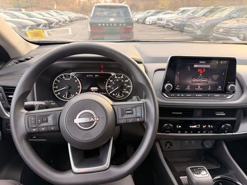 Used 2024 Nissan Rogue SV AWD/4WD image 12