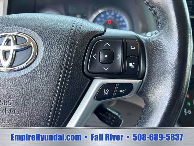Used 2018 Toyota Sienna XLE w/ XLE Navigation Package AWD/4WD image 23