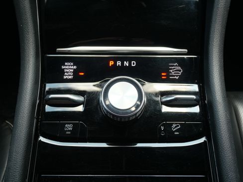 Used 2022 Jeep Grand Cherokee Overland w/ Luxury Tech Group IV image 30