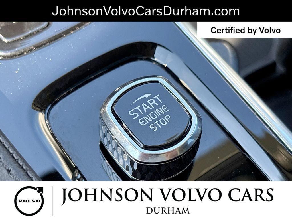 Used 2025 Volvo XC90 B5 Core AWD/4WD image 23
