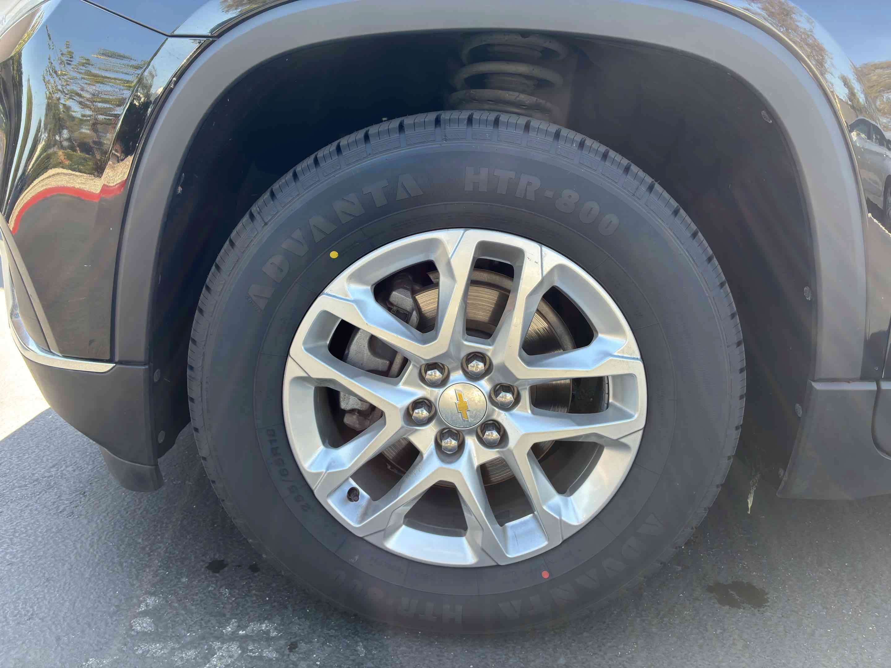 Used 2020 Chevrolet Traverse LT FWD image 11