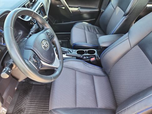 Used 2019 Toyota Corolla SE w/ Body Protection Package FWD image 9