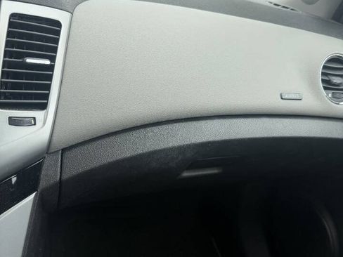 Used 2012 Chevrolet Cruze LS FWD image 8