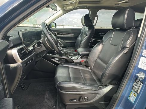 Used 2025 Kia Telluride S image 4