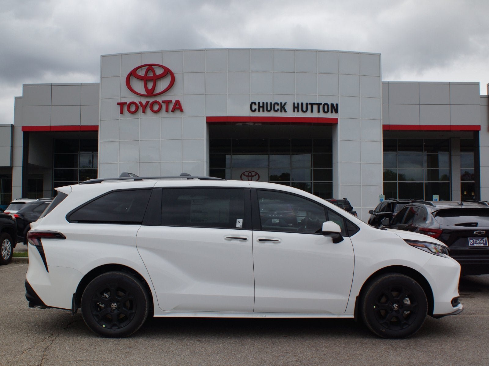 New 2026 Toyota Sienna XLE Woodland Edition AWD/4WD image 13