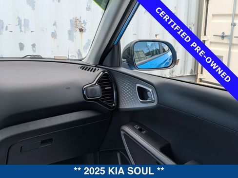 Used 2025 Kia Soul S FWD image 18