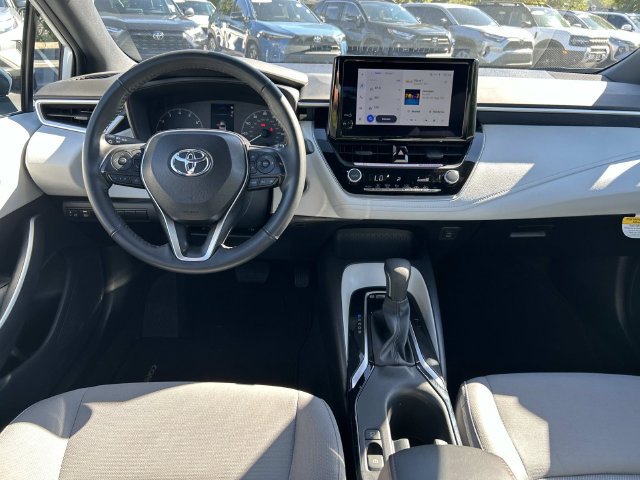 Used 2025 Toyota Corolla SE FWD image 14