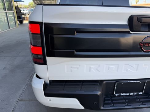 Used 2025 Nissan Frontier PRO-4X AWD/4WD image 14