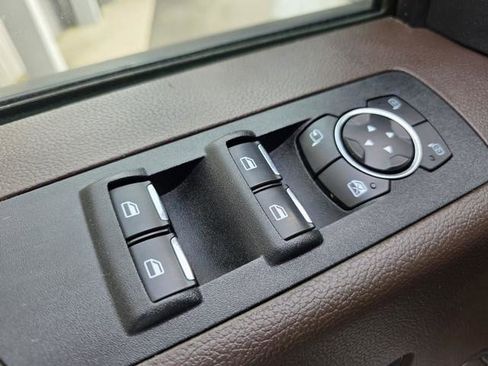 Used 2019 Ford F150 King Ranch image 17