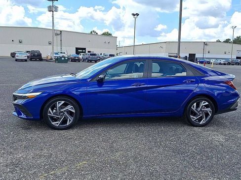 Certified 2025 Hyundai Elantra Sport FWD image 5