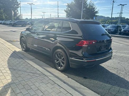 Certified 2023 Volkswagen Tiguan SE FWD image 9