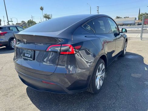 Used 2024 Tesla Model Y Long Range AWD/4WD image 7