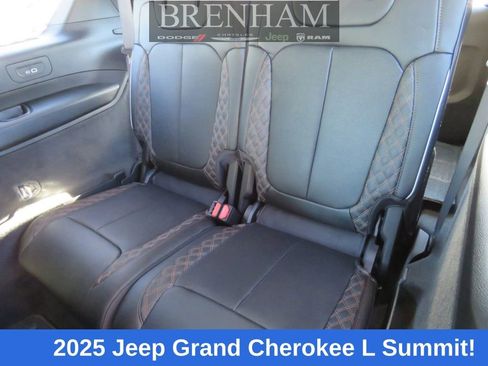 New 2025 Jeep Grand Cherokee L Summit w/ Obsidian Package image 13