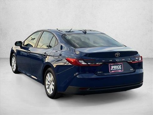Used 2025 Toyota Camry LE image 3
