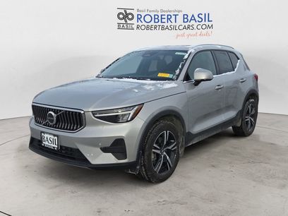 Used 2025 Volvo XC40 B5 Core