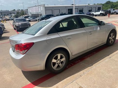 Used 2016 Chevrolet Cruze LT FWD image 5