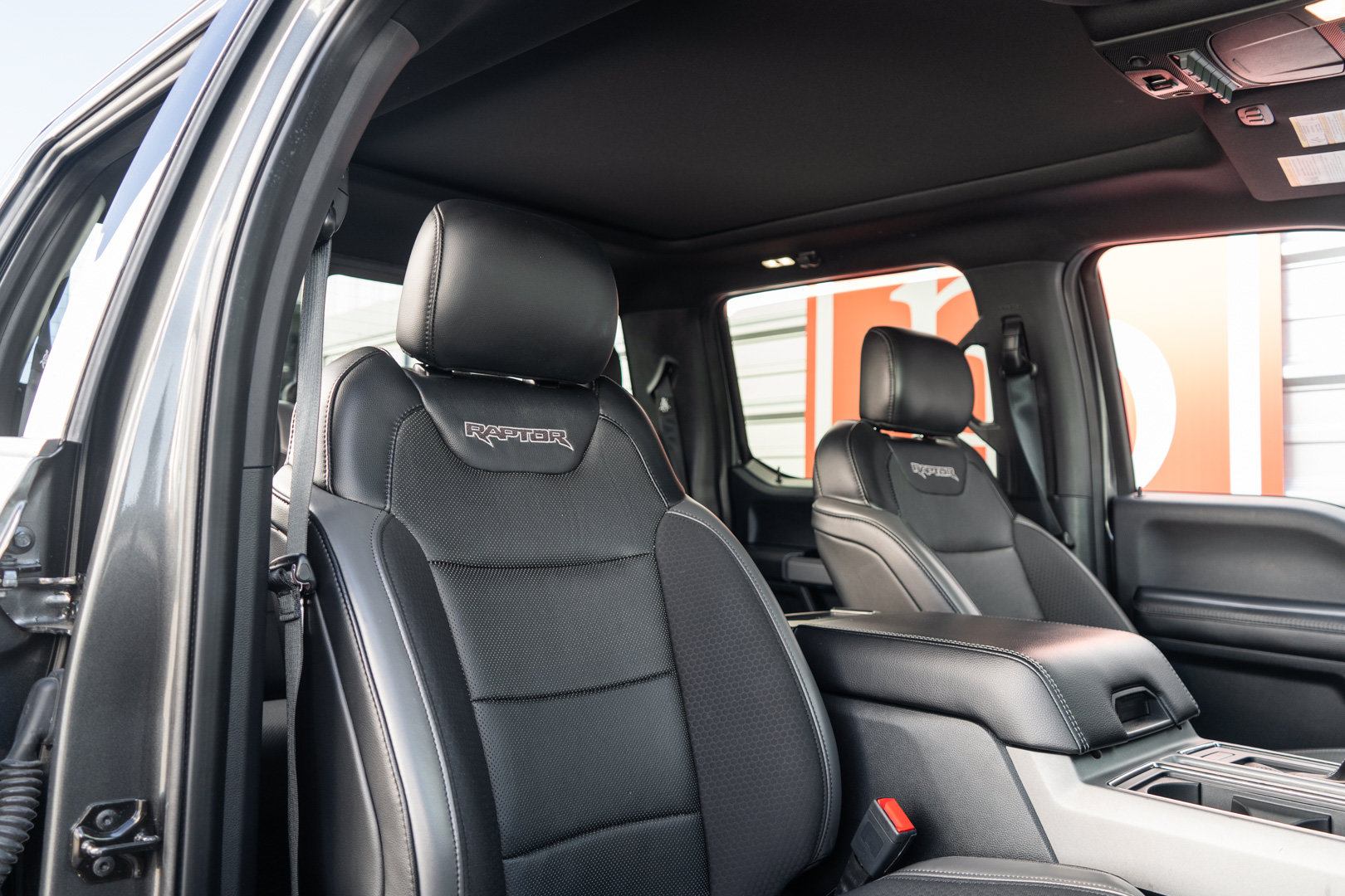 Used 2019 Ford F150 Raptor w/ Equipment Group 802A Luxury AWD/4WD image 33