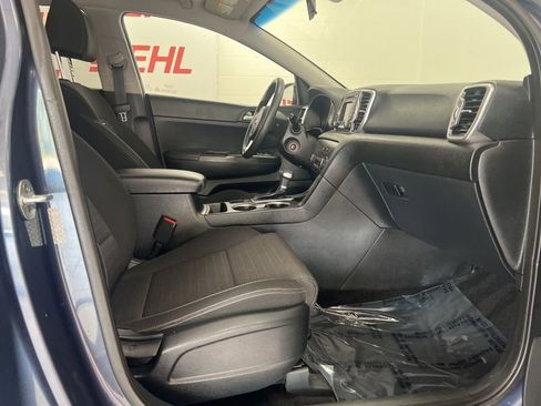 Used 2018 Kia Sportage LX FWD image 12