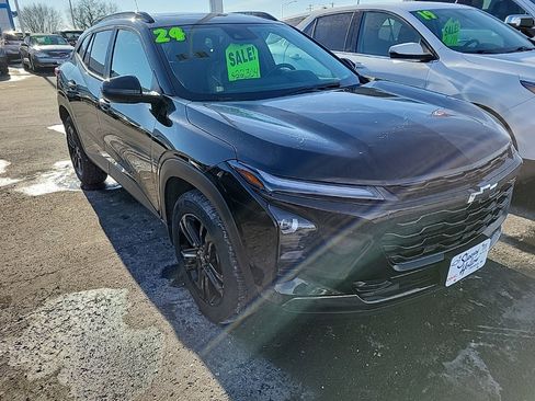 Used 2024 Chevrolet Trax ACTIV w/ Sunroof Package image 7