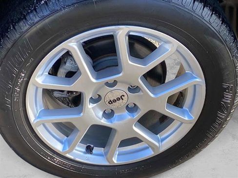 Used 2022 Jeep Renegade Latitude w/ Convenience Group image 30