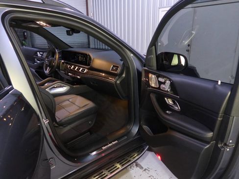 Used 2022 Mercedes-Benz GLE 350 4MATIC w/ AMG Line Exterior image 12