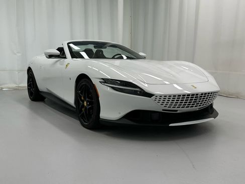 Used 2025 Ferrari Roma Spider RWD image 1